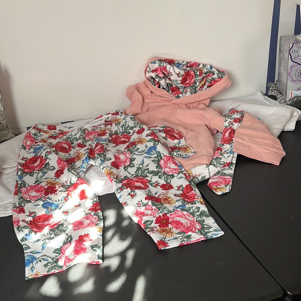 Baby girl outfit by 100